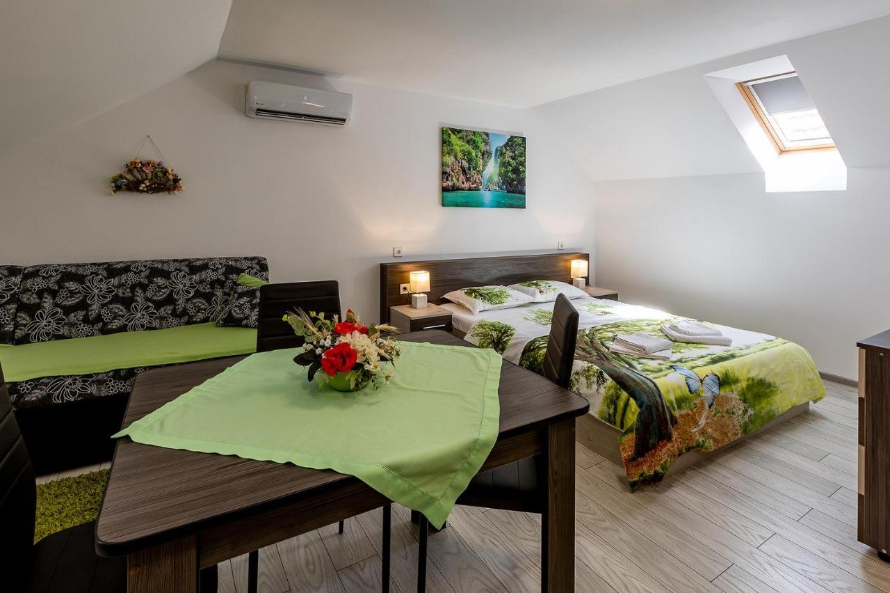 Casa Steluta Aparthotel ซิวิโชอารา ภายนอก รูปภาพ